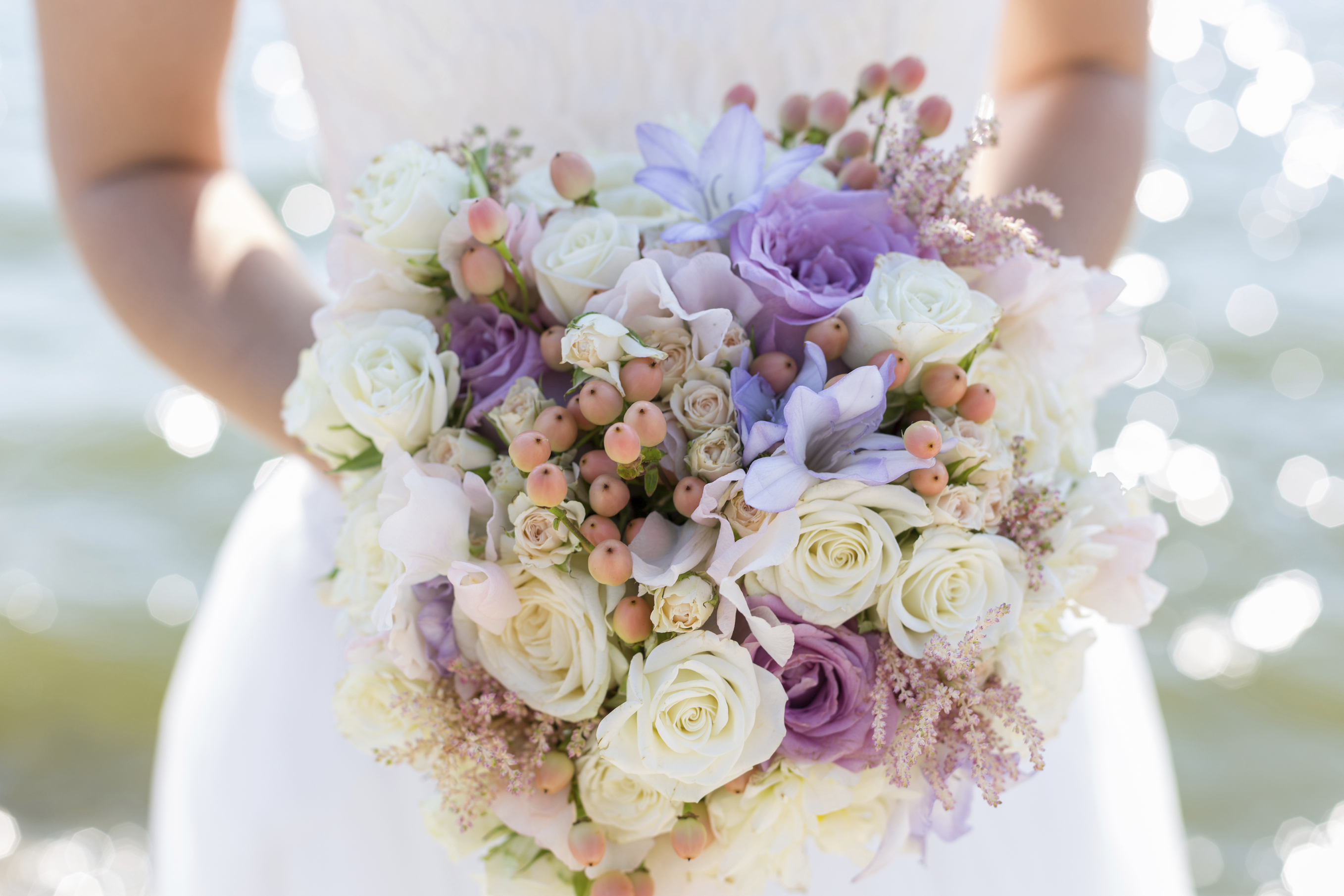 Buque de noiva branco e lilas | Blog de Casamento para Noivas | Aceito Sim