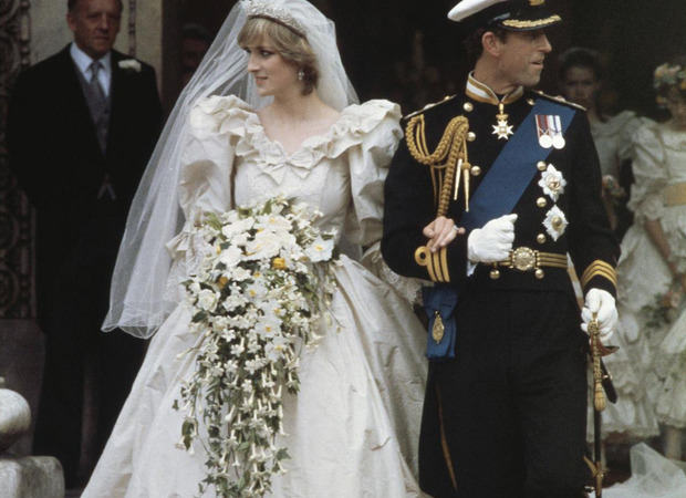 Buquê cascata de Princesa Diana | Blog de Casamento para Noivas | Aceito Sim