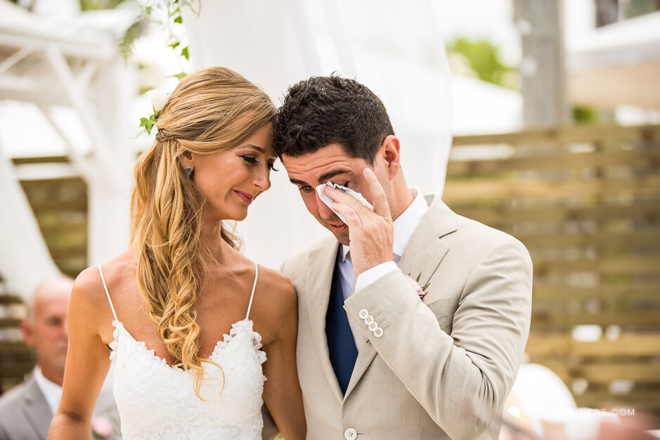 Como Surpreender o Noivo no Dia do Casamento: 10 Ideias Emocionantes