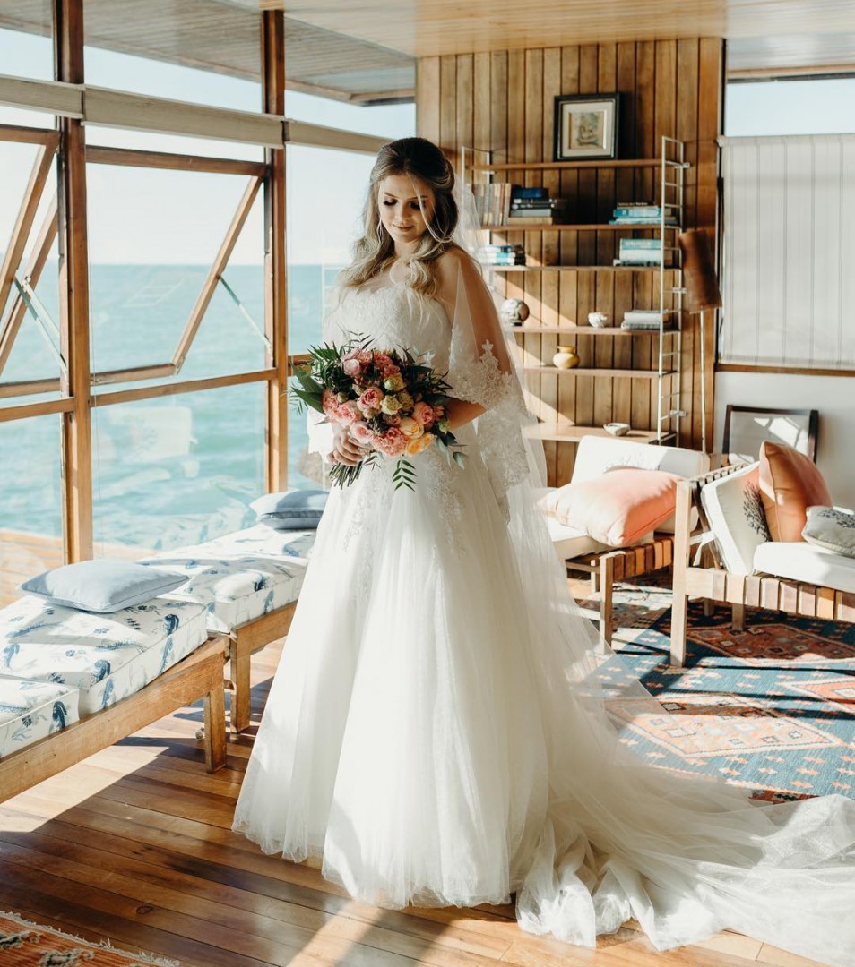 Vestido de noiva com tule | Foto: Sweet Sail Photos