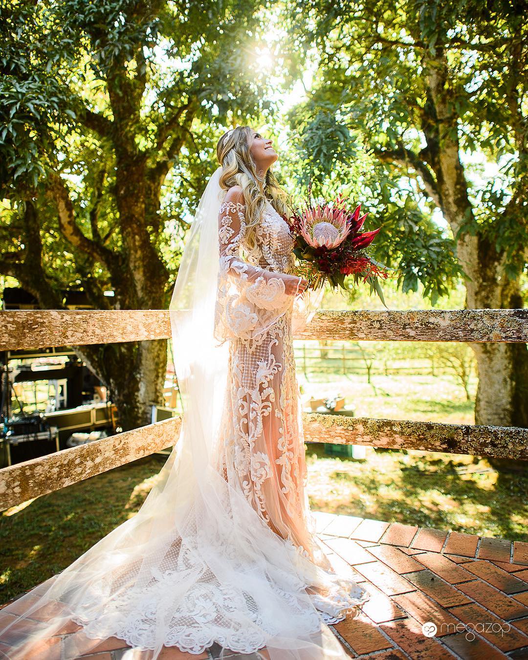 Buquê de noiva com protea